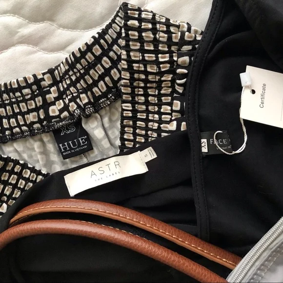 ❌DONATED❌ 8 item not so mystery box sz XS - S - Picture 12 of 12